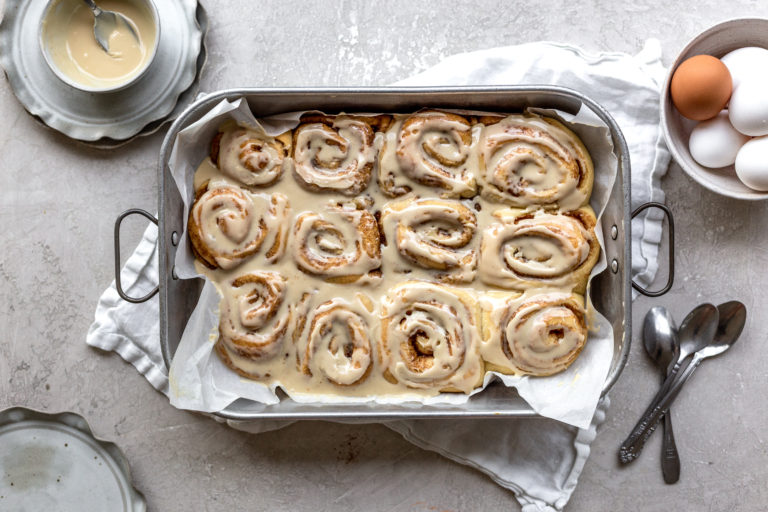 AEB_Maple Glazed Cinnamon Buns_Frosting _ Fettuccine_Fall Baking_2021_3