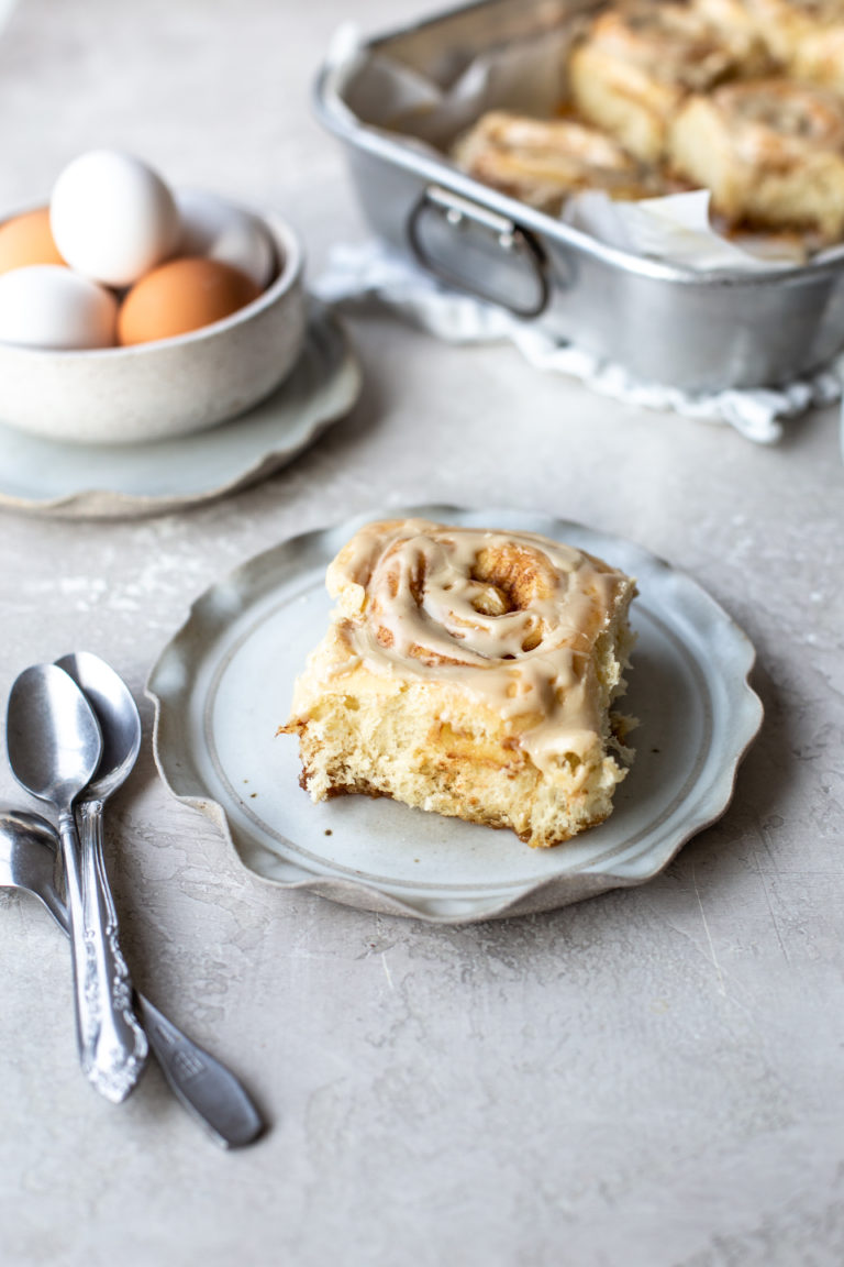 AEB_Maple Glazed Cinnamon Buns_Frosting _ Fettuccine_Fall Baking_2021_5