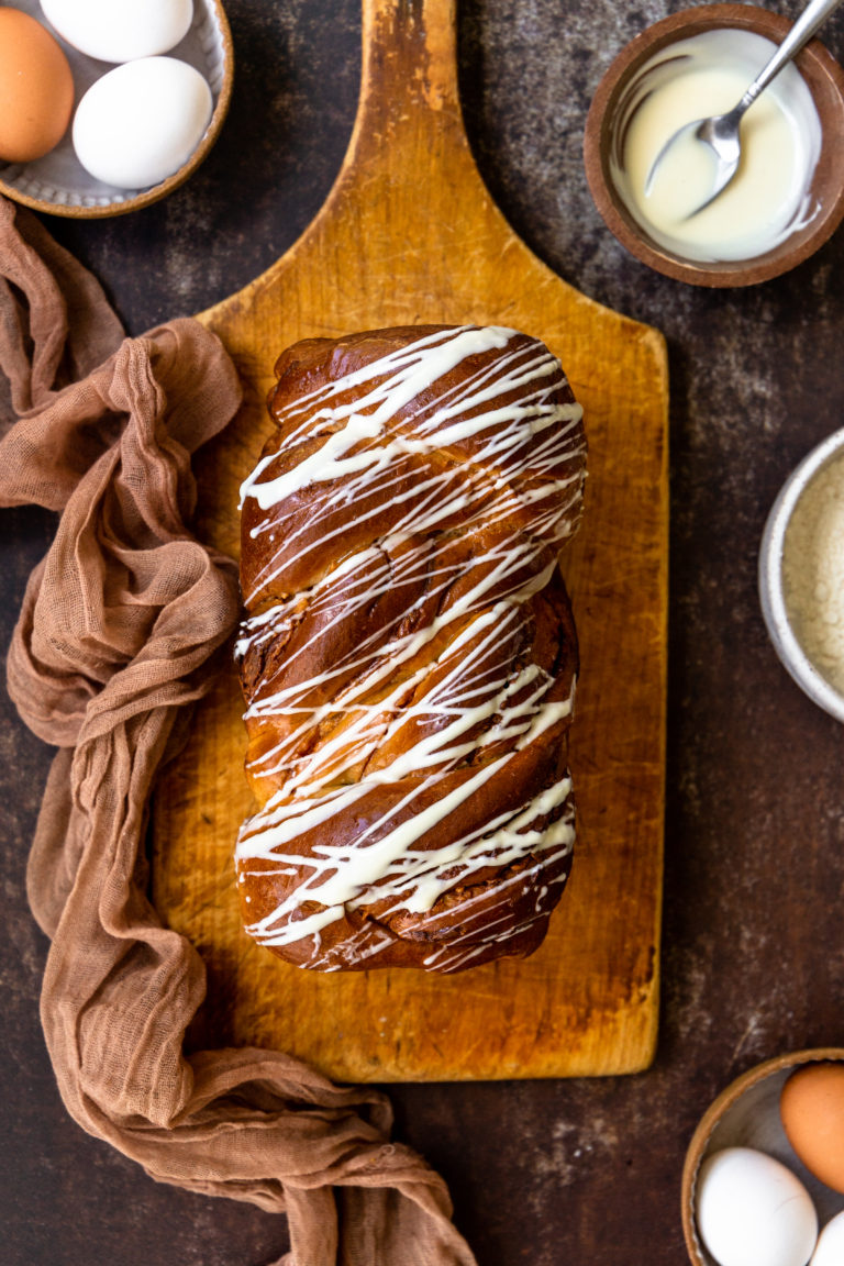 AEB_White Chocolate Babka_Frosting _ Fettuccine_Fall Baking_2021_2