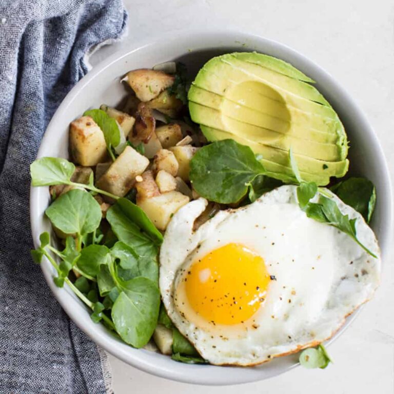 d-Avocado-Potato-Hash-with-Sunny-Side-Eggs-1016x1016-1